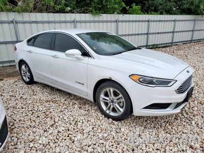 Czwarte zdjęcie samochodu z boku: 2018 FORD FUSION SE HYBRID VIN:3FA6P0LU4JR171894 - miniatura