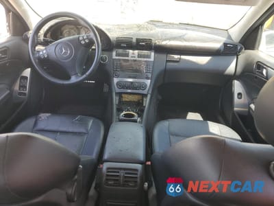 Zdjęcie 8 z 12 samochodu: 2005 MERCEDES-BENZ C 230K SPORT SEDAN VIN:WDBRF40J55F718104 - miniatura