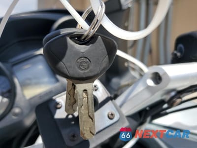 Zdjęcie 8 z 9 samochodu: 2008 BMW K1200 GT VIN:WB105970X8ZN48023 - miniatura