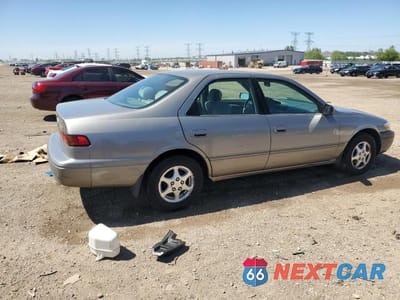 Trzecie zdjęcie samochodu z tyłu: 1998 TOYOTA CAMRY CE VIN:4T1BG22K4WU276113 - miniatura