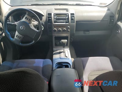 Zdjęcie 8 z 14 samochodu: 2006 NISSAN PATHFINDER LE VIN:5N1AR18W76C668597 - miniatura