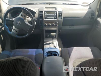 Zdjęcie 8 z 14 samochodu: 2006 NISSAN PATHFINDER LE VIN:5N1AR18W76C668597 - miniatura