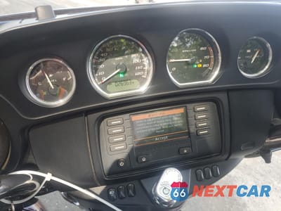 Zdjęcie 7 z 9 samochodu: 2015 HARLEY-DAVIDSON FLHTCU ULTRA CLASSIC ELECTRA GLIDE VIN:1HD1FCM19FB676014 - miniatura