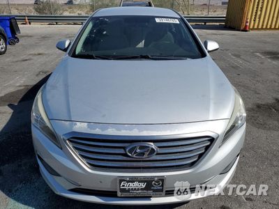 Piąte zdjęcie samochodu w środku: 2017 HYUNDAI SONATA SE VIN:5NPE24AF5HH528660 - miniatura