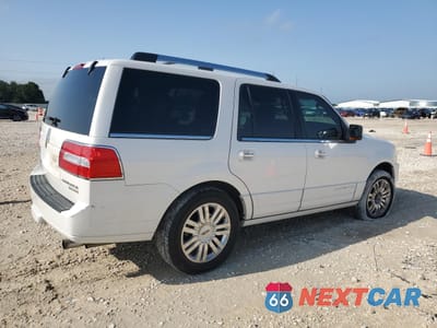 Trzecie zdjęcie samochodu z tyłu: 2014 LINCOLN NAVIGATOR VIN:5LMJJ2H56EEL07513 - miniatura