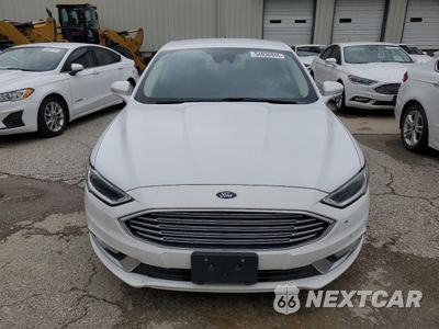 Piąte zdjęcie samochodu w środku: 2017 FORD FUSION SE HYBRID VIN:3FA6P0LU7HR410137 - miniatura