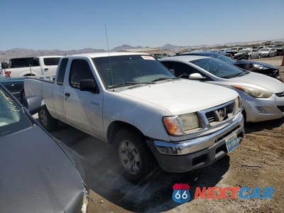 Czwarte zdjęcie samochodu z boku: 2000 NISSAN FRONTIER KING CAB XE VIN:1N6DD26S7YC366779 - miniatura