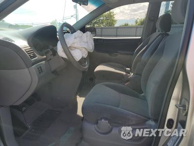 Zdjęcie 7 z 16 samochodu: 2004 TOYOTA SIENNA CE VIN:5TDZA23C34S127852 - miniatura