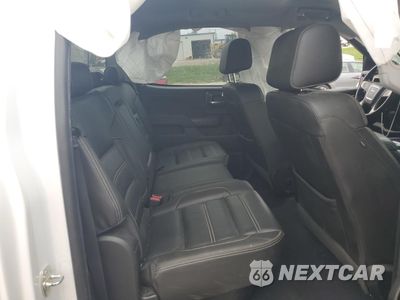 Zdjęcie 10 z 14 samochodu: 2019 GMC SIERRA K3500 DENALI VIN:1GT42WEY6KF180517 - miniatura