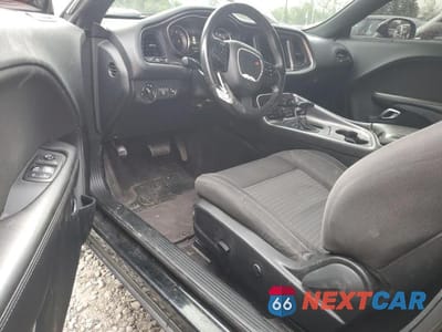 Zdjęcie 8 z 13 samochodu: 2018 DODGE CHALLENGER SXT VIN:2C3CDZAG6JH270241 - miniatura