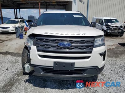 Piąte zdjęcie samochodu w środku: 2019 FORD EXPLORER XLT VIN:1FM5K7D82KGA37341 - miniatura