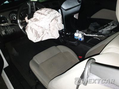 Zdjęcie 8 z 12 samochodu: 2014 FORD MUSTANG VIN:1ZVBP8AM5E5250393 - miniatura