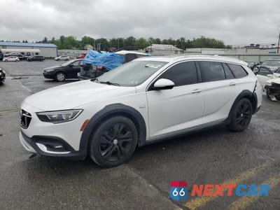 2018 BUICK REGAL TOURX ESSENCE W04GV8SX3J1178080 - główne zdjęcie licytacji z USA - miniatura