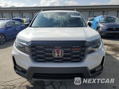 Piąte zdjęcie samochodu w środku: 2022 HONDA PASSPORT TRAIL SPORT VIN:5FNYF8H66NB016477 - miniatura