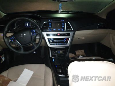 Zdjęcie 8 z 12 samochodu: 2015 HYUNDAI SONATA SPORT VIN:5NPE34AF0FH232018 - miniatura