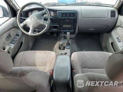 Zdjęcie 8 z 13 samochodu: 2002 TOYOTA TACOMA DOUBLE CAB VIN:5TEHN72N52Z065905 - miniatura