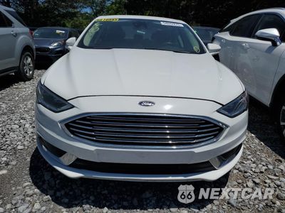 Piąte zdjęcie samochodu w środku: 2018 FORD FUSION SE HYBRID VIN:3FA6P0LU3JR281903 - miniatura
