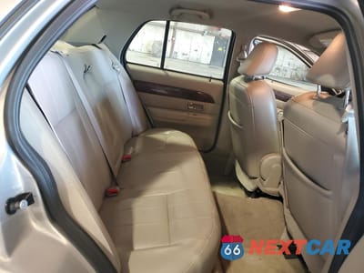 Zdjęcie 10 z 12 samochodu: 2010 MERCURY GRAND MARQUIS LS VIN:2MEBM7FV9AX622090 - miniatura
