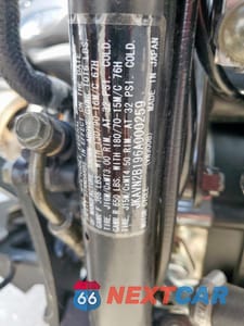 Zdjęcie 9 z 9 samochodu: 2006 KAWASAKI VN900 B VIN:JKAVN2B196A000259 - miniatura