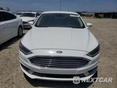 Piąte zdjęcie samochodu w środku: 2018 FORD FUSION SE HYBRID VIN:3FA6P0LU6JR129842 - miniatura