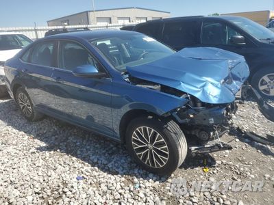 Czwarte zdjęcie samochodu z boku: 2020 VOLKSWAGEN JETTA S VIN:3VWCB7BU1LM006758 - miniatura