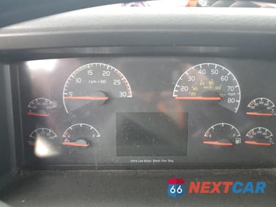 Zdjęcie 8 z 10 samochodu: 2012 VOLVO VNL SEMI TRUCK VIN:4V4NC9TG5CN548579 - miniatura