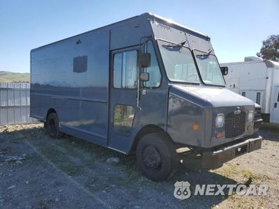 Czwarte zdjęcie samochodu z boku: 2020 FREIGHTLINER CHASSIS M LINE WALK-IN VAN VIN:4UZAC2EA0LCLZ6423 - miniatura