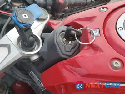 Zdjęcie 8 z 10 samochodu: 2020 HONDA CBR650 RA VIN:MLHRH0153L5100219 - miniatura