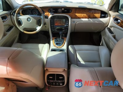 Zdjęcie 8 z 12 samochodu: 2004 JAGUAR XJR S VIN:SAJWA73B64TG15853 - miniatura