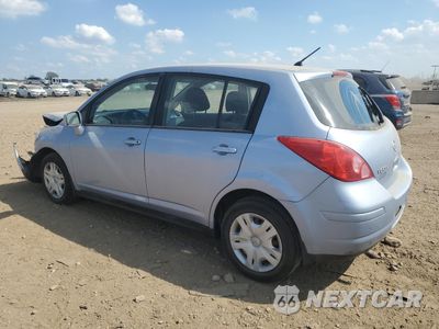 Drugie zdjęcie samochodu z przodu: 2010 NISSAN VERSA S VIN:3N1BC1CP0AL431542 - miniatura