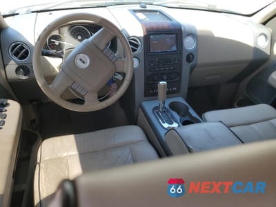 Zdjęcie 8 z 14 samochodu: 2006 LINCOLN MARK LT VIN:5LTPW16576FJ25506 - miniatura