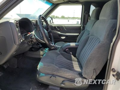 Zdjęcie 7 z 13 samochodu: 2002 CHEVROLET BLAZER VIN:1GNCT18W62K174429 - miniatura