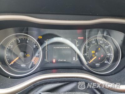 Zdjęcie 9 z 13 samochodu: 2015 JEEP CHEROKEE LATITUDE VIN:1C4PJMCB3FW664976 - miniatura