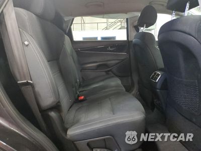 Zdjęcie 11 z 16 samochodu: 2019 KIA SORENTO L VIN:5XYPG4A34KG457224 - miniatura