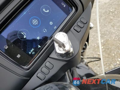 Zdjęcie 8 z 10 samochodu: 2019 HARLEY-DAVIDSON FLHX VIN:1HD1KBC13KB609796 - miniatura