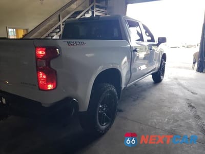 Trzecie zdjęcie samochodu z tyłu: 2025 CHEV SILVERADO VIN:3GCPKCEK5SG113039 - miniatura