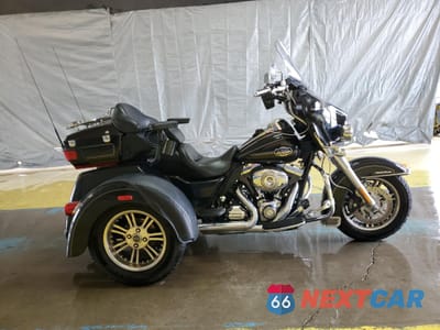 2013 HARLEY-DAVIDSON FLHTCUTG TRI GLIDE ULTRA CLASSIC 1HD1MAM19DB857198 - główne zdjęcie licytacji z USA - miniatura