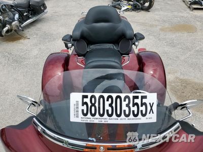 Piąte zdjęcie samochodu w środku: 2017 HARLEY-DAVIDSON FLHTCUTG TRI GLIDE ULTRA VIN:1HD1MAD13HB858143 - miniatura