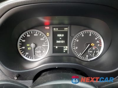 Zdjęcie 9 z 15 samochodu: 2016 MERCEDES-BENZ METRIS VIN:WD4PG2EE0G3139800 - miniatura