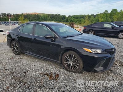 Czwarte zdjęcie samochodu z boku: 2018 TOYOTA CAMRY L VIN:4T1B11HK2JU607038 - miniatura