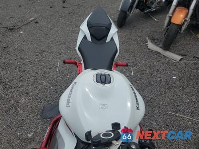 Piąte zdjęcie samochodu w środku: 2024 KAWASAKI ZX636 K VIN:JKBZXJJ15RA000282 - miniatura