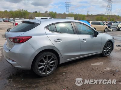 Trzecie zdjęcie samochodu z tyłu: 2018 MAZDA 3 TOURING VIN:3MZBN1L34JM191133 - miniatura