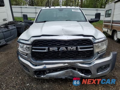 Piąte zdjęcie samochodu w środku: 2022 RAM 5500 VIN:3C7WRNFL7NG313356 - miniatura