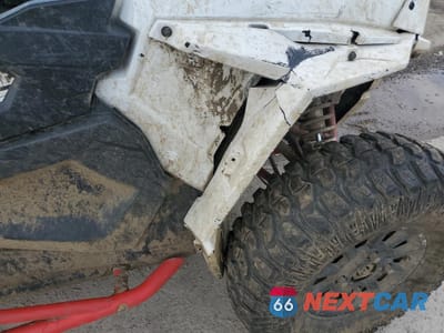 Zdjęcie 9 z 11 samochodu: 2014 POLARIS RZR 1000 XP EPS VIN:4XAST1EA8EF361642 - miniatura