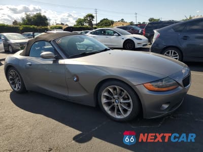 Czwarte zdjęcie samochodu z boku: 2004 BMW Z4 2.5 VIN:4USBT33534LR67886 - miniatura