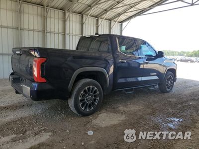 Trzecie zdjęcie samochodu z tyłu: 2022 TOYOTA TUNDRA CREWMAX LIMITED VIN:5TFJA5DB2NX009646 - miniatura