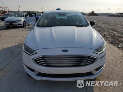 Piąte zdjęcie samochodu w środku: 2018 FORD FUSION SE HYBRID VIN:3FA6P0LU0JR172007 - miniatura