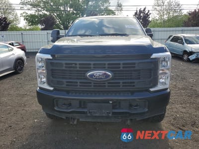 Piąte zdjęcie samochodu w środku: 2023 FORD F350 SUPER DUTY VIN:1FTRF3BA6PEE07069 - miniatura