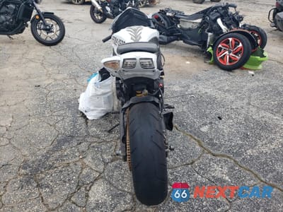 Czwarte zdjęcie samochodu z boku: 2008 SUZUKI GSX-R750 VIN:JS1GR7LA382104221 - miniatura