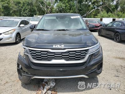 Piąte zdjęcie samochodu w środku: 2023 KIA SELTOS LX VIN:KNDEPCAA6P7414153 - miniatura
